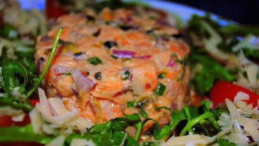 Салат с лососем 5 вкусных рецептов