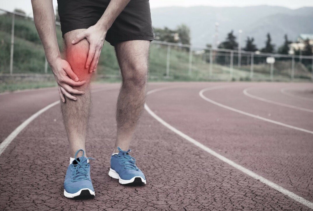 «колено бегуна»: симптомы, как лечить и не допустить травмы