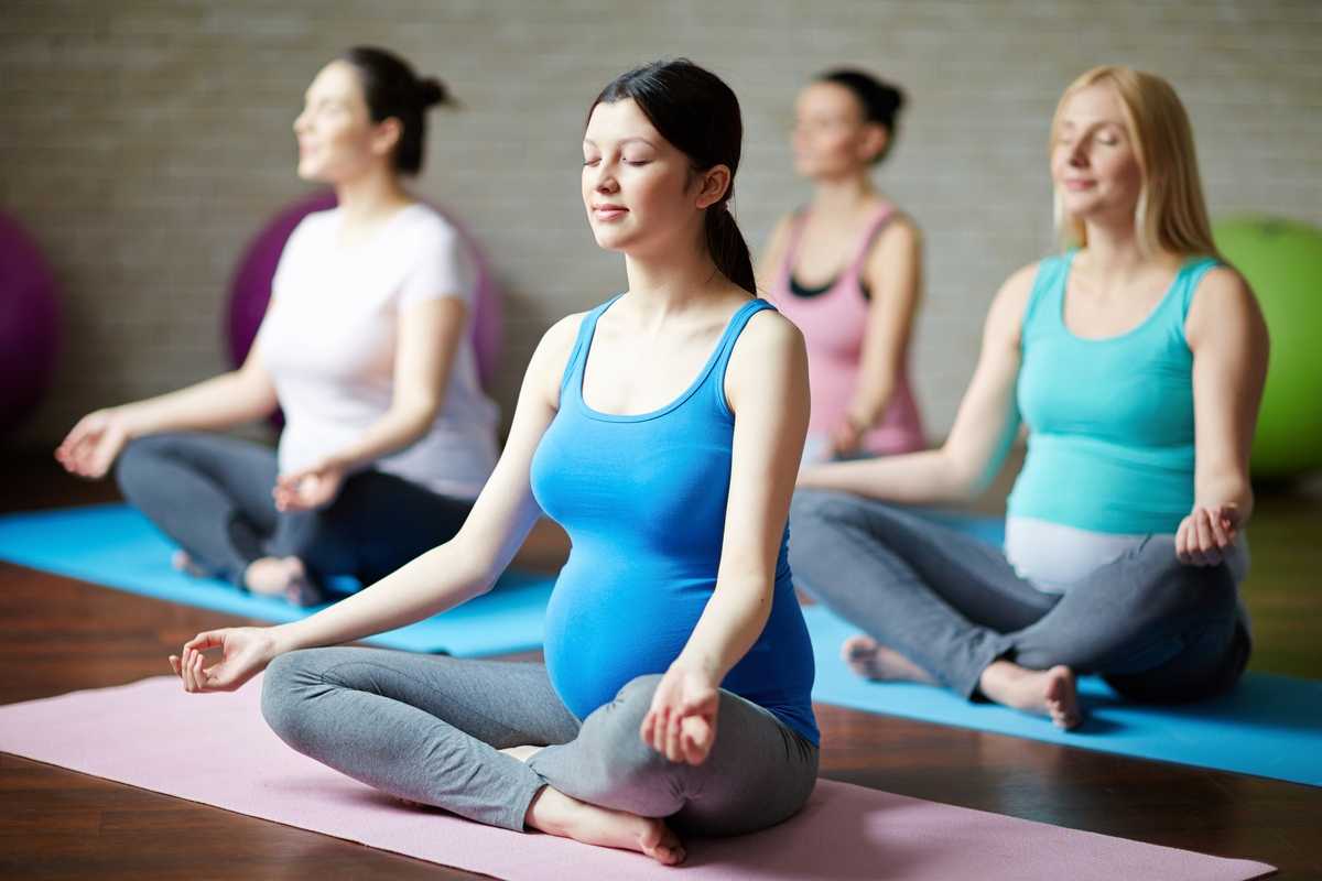 Тренировка во время беременности с Трейси Маллет улучшит ваше самочувствие и сделает фигуру стройной Занятия основано на упражнениях из йоги и пилатеса