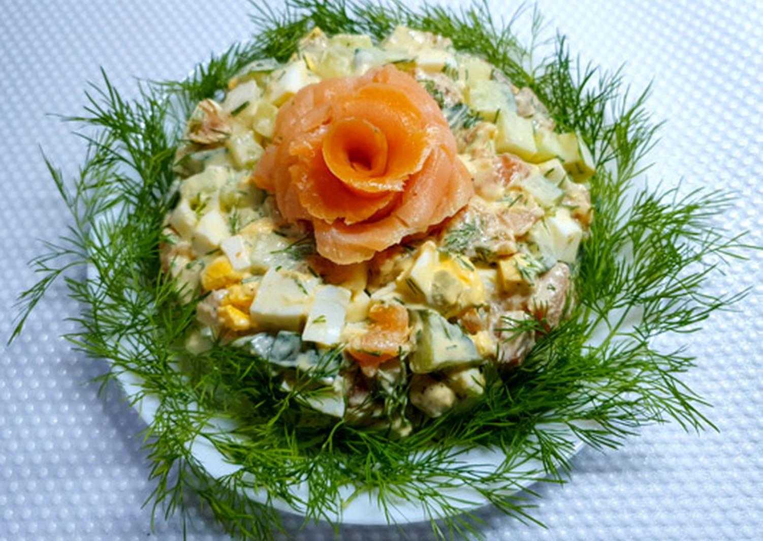 Салат с семгой (99 рецептов с фото) - рецепты с фотографиями на поварёнок.ру