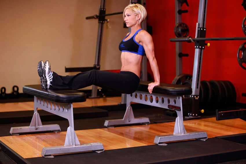 Упражнения для спины для девушек: эффективные тренировки в домашних условиях и тренажерном зале