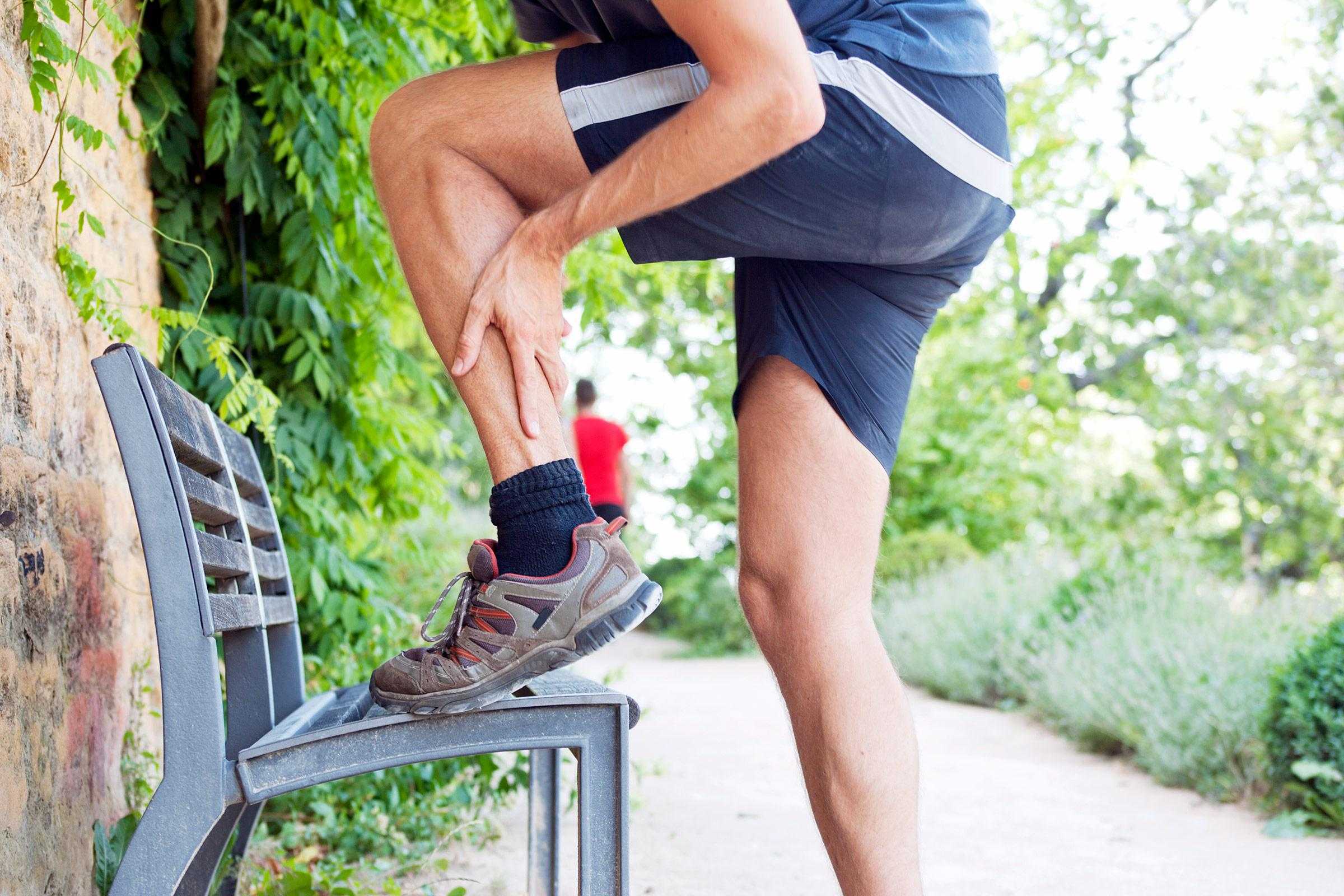 После бега болят колени - почему и что делать