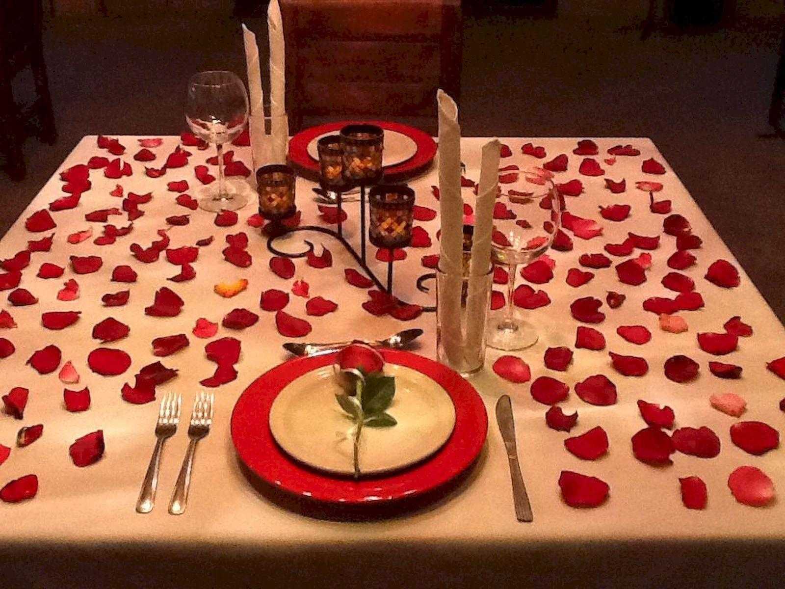 Устроить день рождения мужу. Романтический ужин. Столик для романтического ужина. Украшение стола для романтического ужина. Романтический ужин дома для любимого.