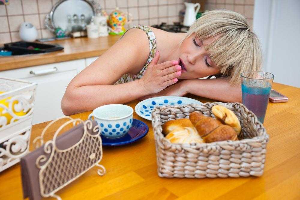 Почему после еды всегда хочется спать. о чем говорит слабость после еды клонит в сон после еды причины диабет - умный доктор