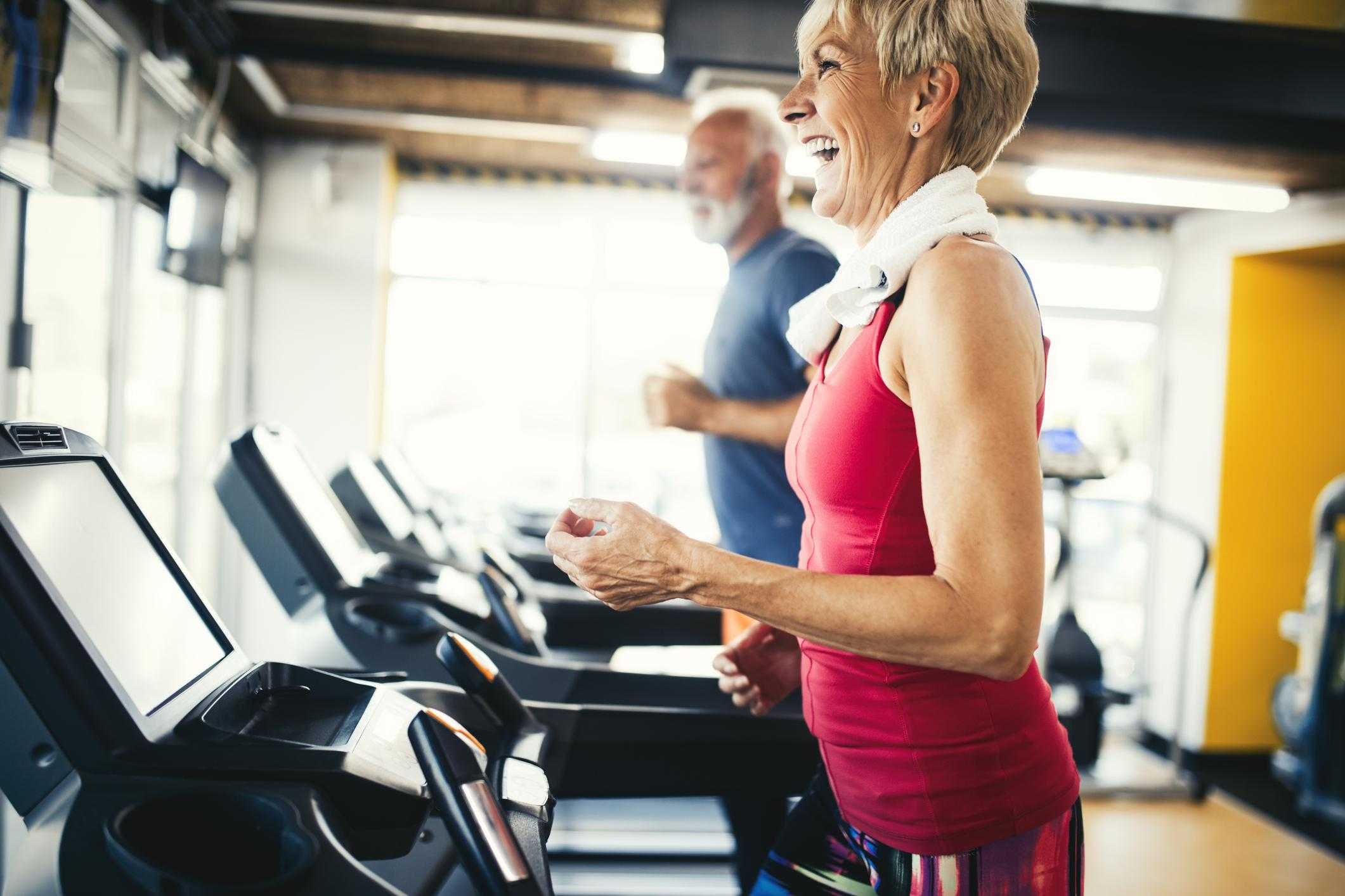 Тренировки после 40 лет для мужчин: каким спортом заняться, бодибилдинг, фитнес, можно ли накачать мышцы, физические упражнения