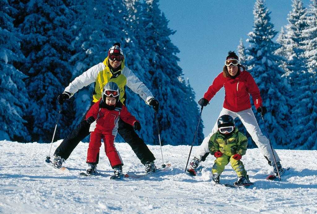 Лыжи: польза и вред катания на лыжах, кому