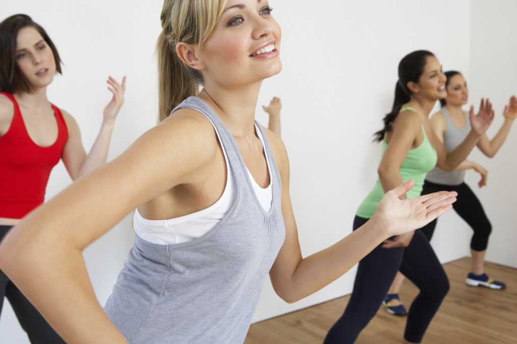 Тренировки для похудения дома без прыжков и без инвентаря (для девушек): план на 3 дня