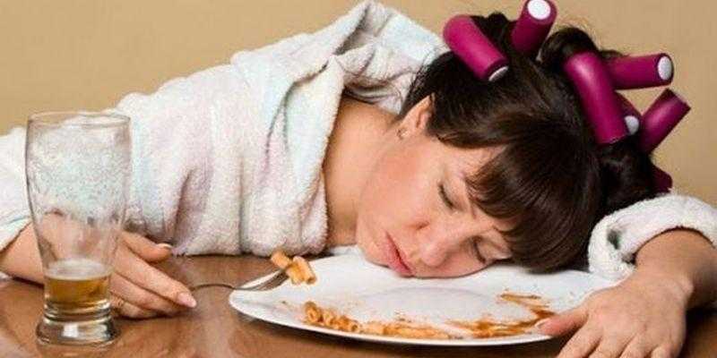 Почему хочется спать после еды, причины сонливости и слабости после приема пищи