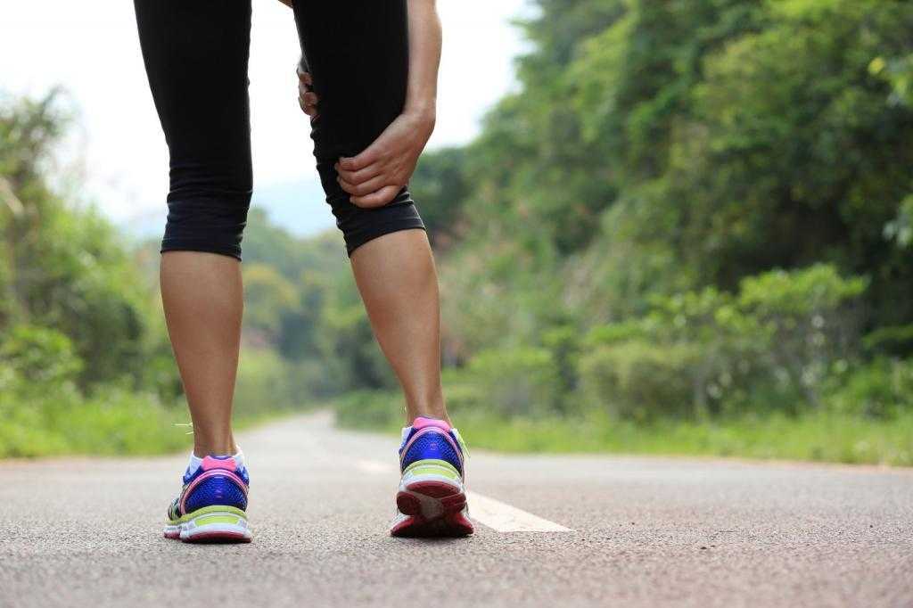 После бега болят колени — что делать и как сохранить суставы